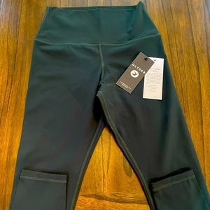 LASR CALL: NWT Women’s Glyder Hunter Green Leggings (large)